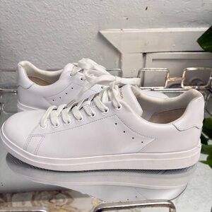 Tory Burch Howell Court Leather Lace Up
Titanium White Women’s Sneakers Sz 10